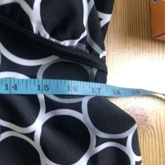 Black & White Circle Print Tankini Top Swimsuit Top - Picture 4 of 13